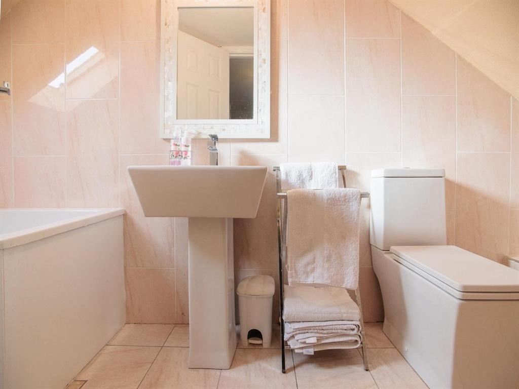 Busby Apartments Glasgow Room photo